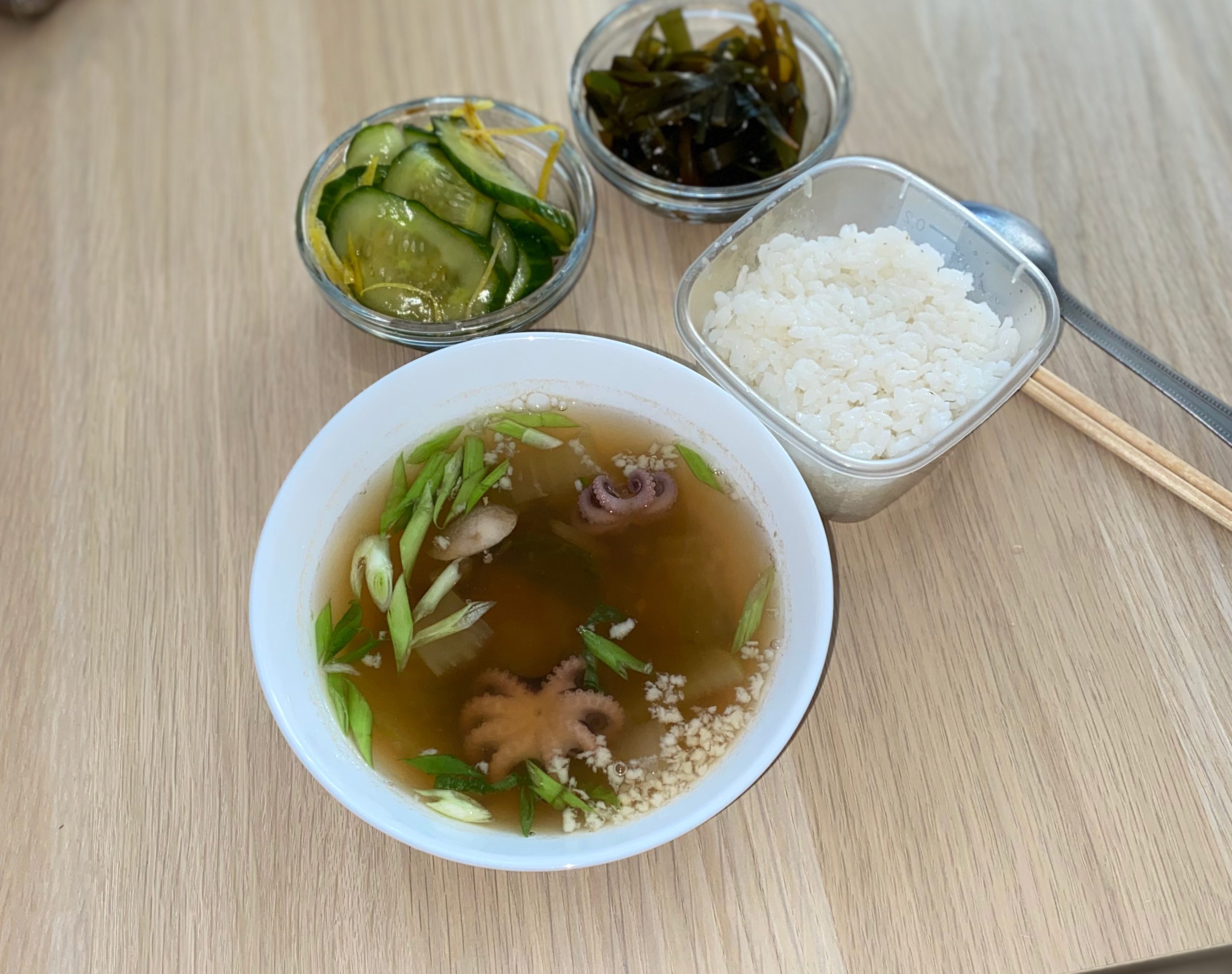 Мини осьминоги и острый корейский суп из них